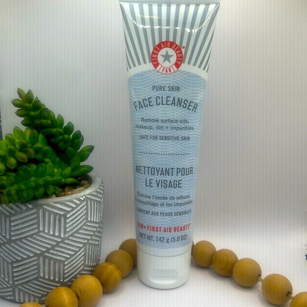 First Aid Beauty Pure Skin Face Cleanser (full size)